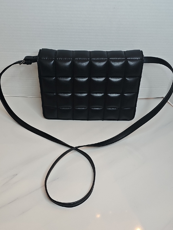 H&M Handbags - H&M Black Quilted Crossbody Bag